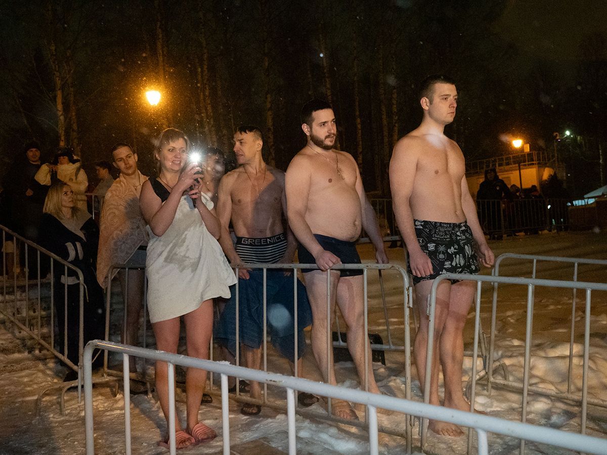 Медики рассказали, как подготовиться к крещенским купаниям