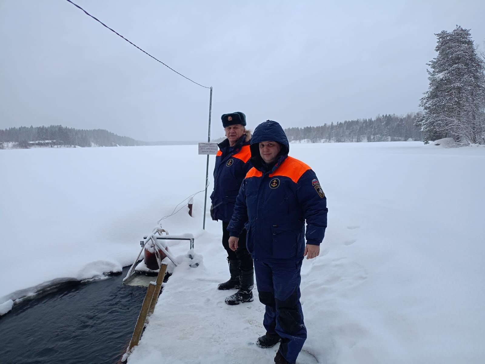 Во время Крещенских купаний в Лахденпохье будут дежурить сотрудники ГИМС