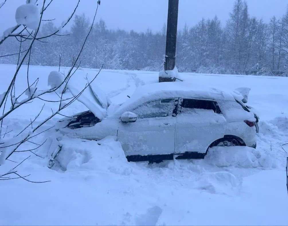 В Ленобласти женщина погибла в столкновении такси с электричкой