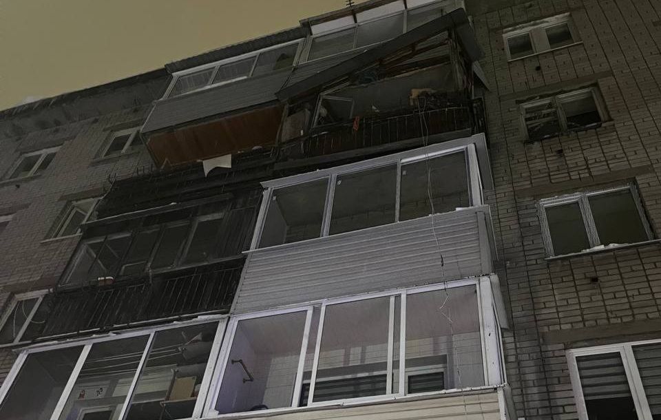 Четыре человека пострадали после взрыва газа в пятиэтажке в Петрозаводске