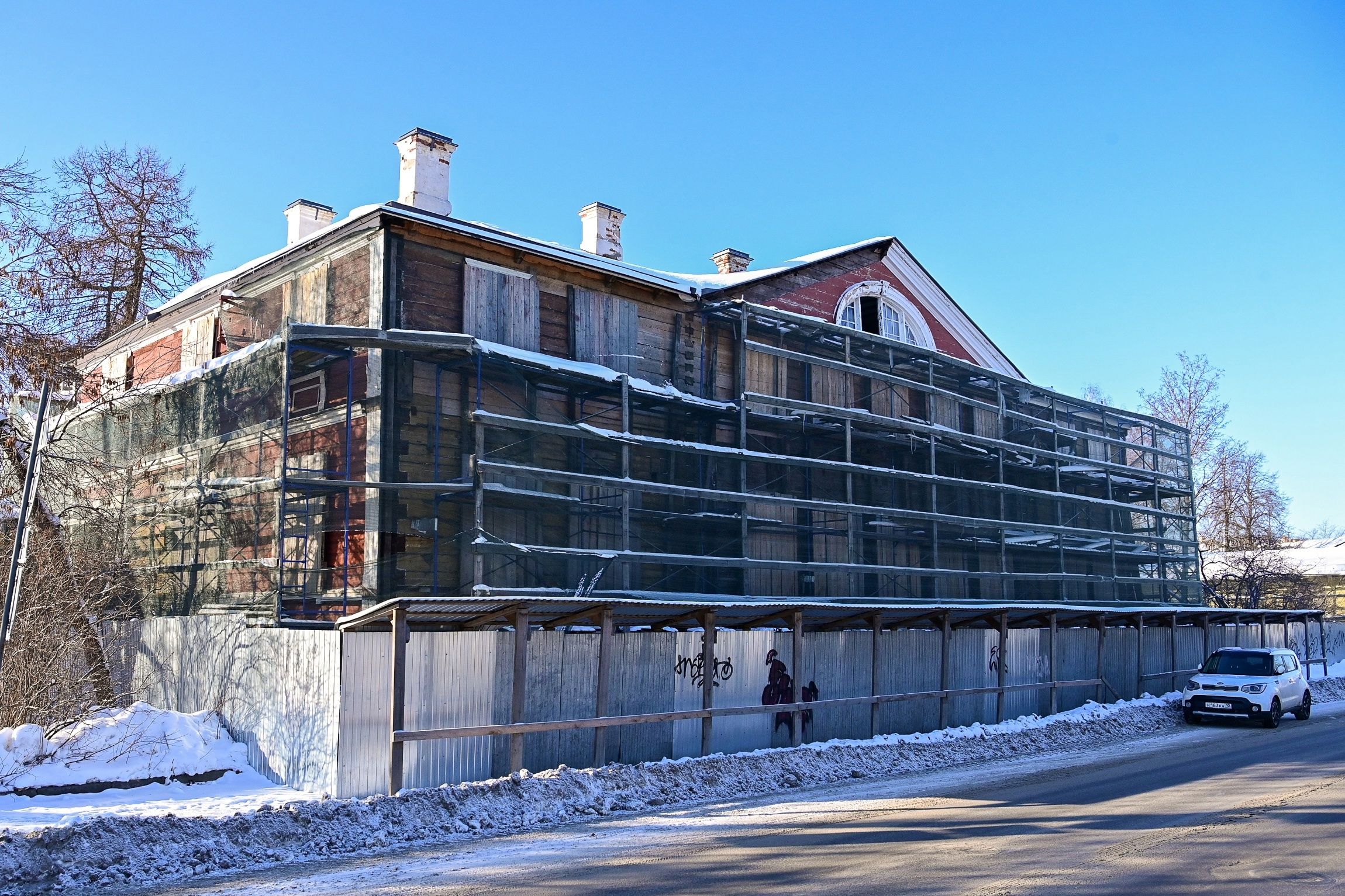 В Петрозаводске возобновят реставрацию Дома горного начальника