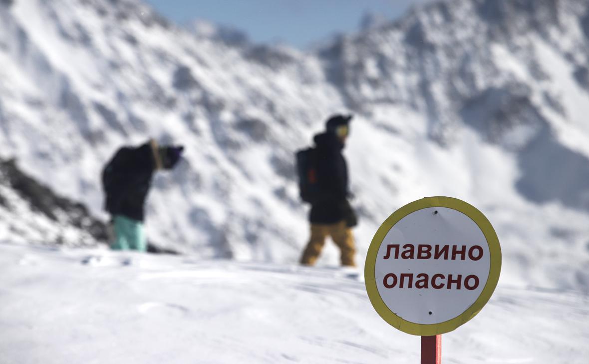 В ущелье в Северной Осетии группу туристов накрыло лавиной