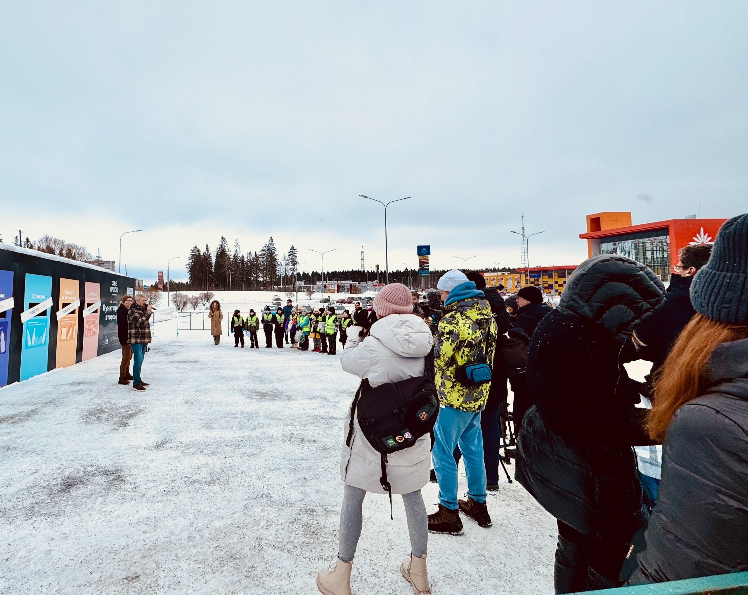 Экостанцию для раздельного сбора отходов открыли на Древлянке Экостанцию для раздельного сбора отходов открыли на Древлянке