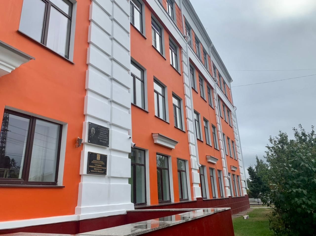 В петрозаводской школе, где недавно был ремонт, прорвало трубу