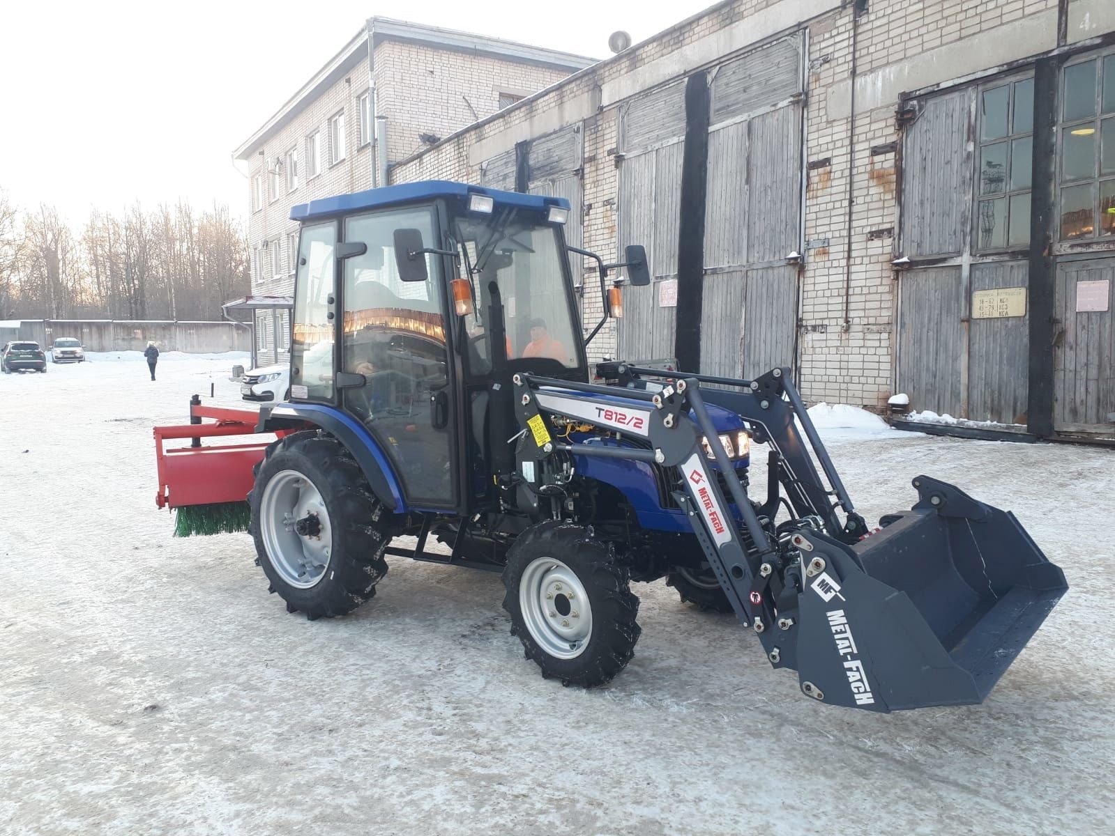 Кондопожское ДРСУ приобрело трактор для уборки тротуаров