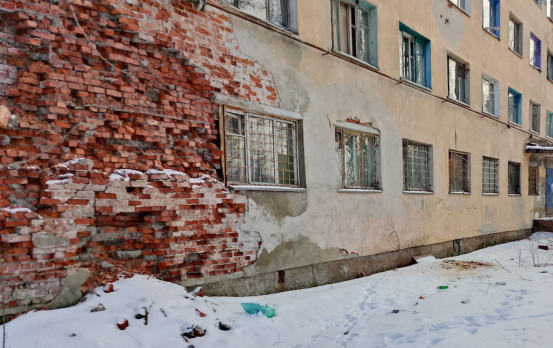 Власти прокомментировали состояние самого страшного дома Сегежи