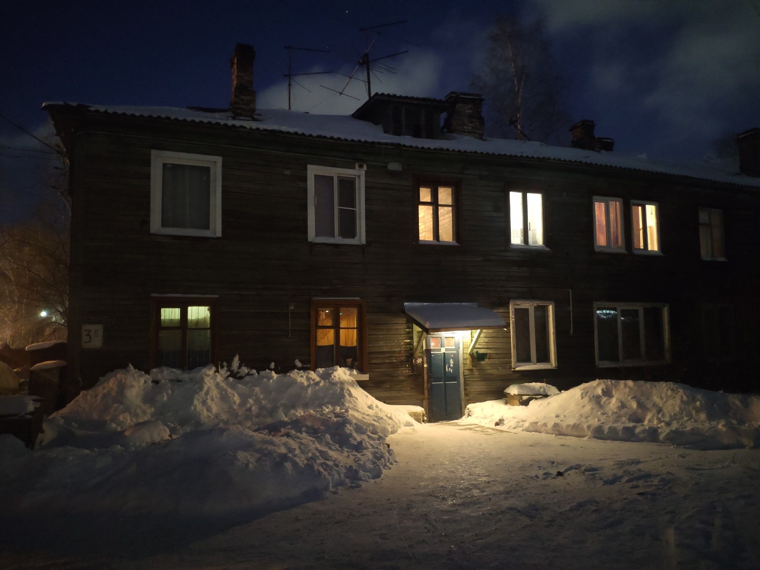 Расселение непригодного для жизни аварийного дома в Карелии отложили до 2029 года