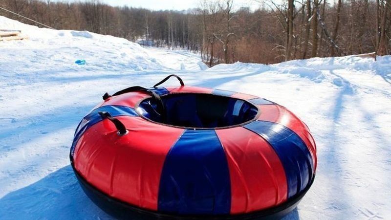 В Петербурге десятилетнего мальчика госпитализировали после катания на «ватрушке»