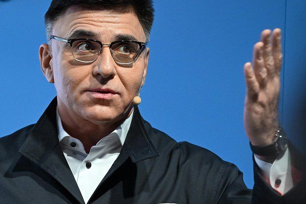 Сын экс-главы Роскомнадзора отдал мошенникам 65 млн рублей и коллекцию элитных часов