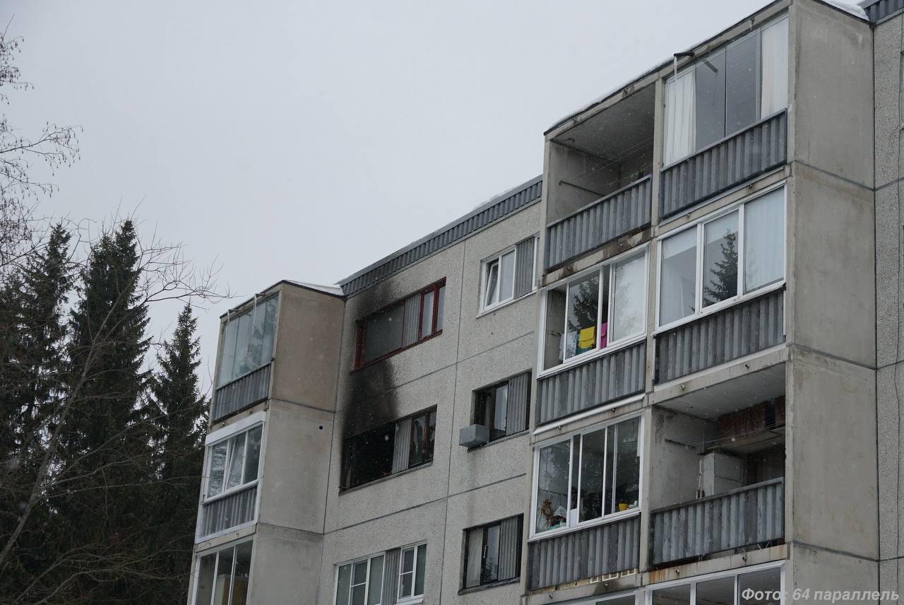 Десять человек эвакуировали из пятиэтажки в Костомукше из-за пожара