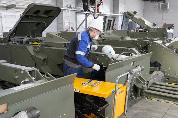 Призывникам разрешат проходить альтернативную службу на оборонных предприятиях