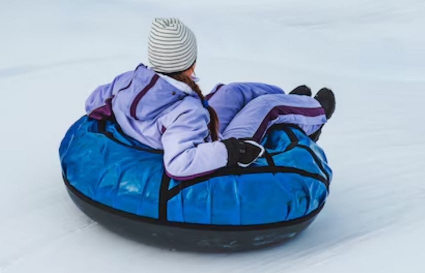 В Санкт-Петербурге четырехлетняя девочка получила травму во время катания на ватрушке В Санкт-Петербурге четырехлетняя девочка получила травму во время катания на ватрушке