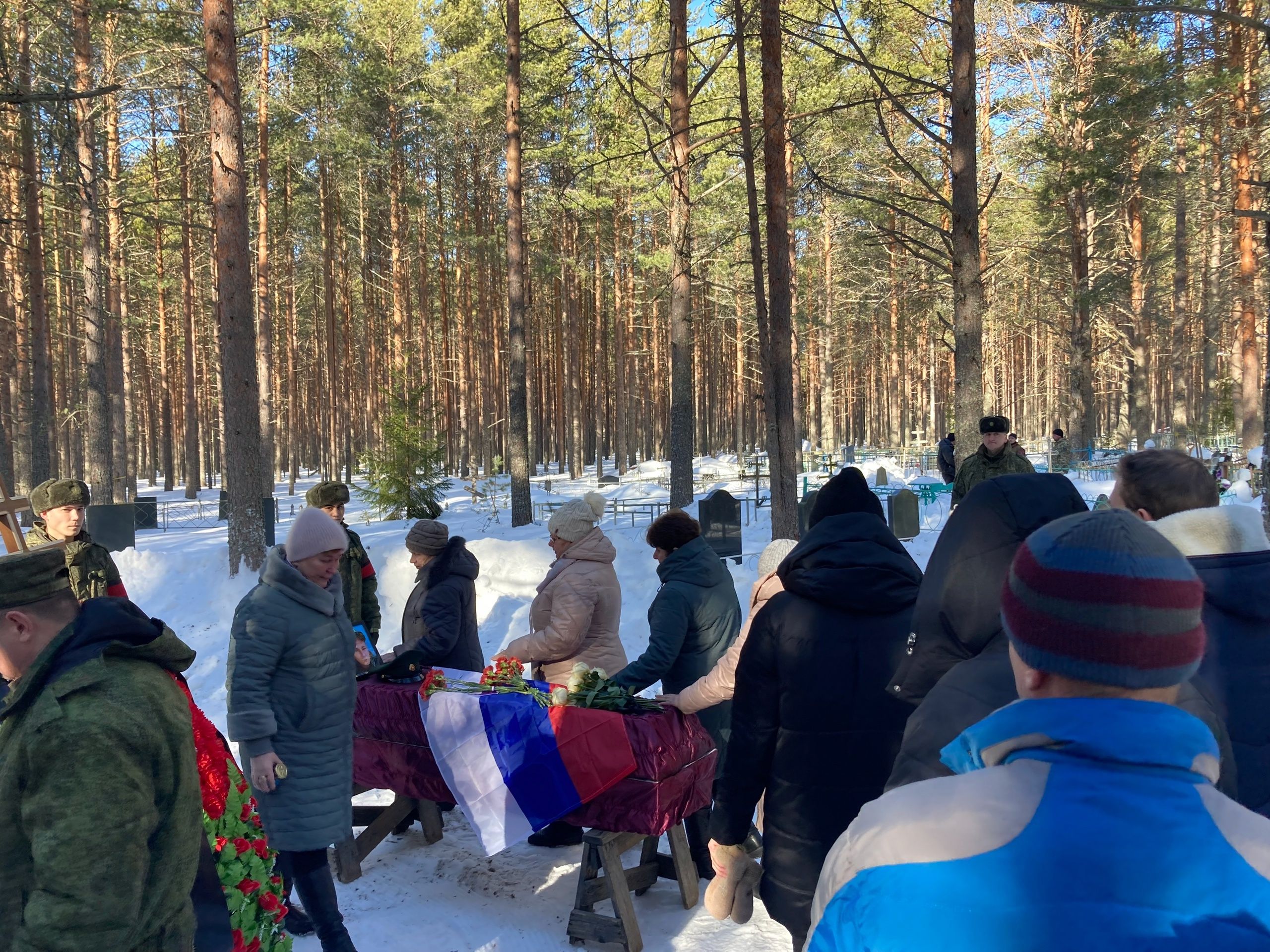 «Добрый, смелый, мужественный»: в Питкярантском округе простились с погибшим на СВО Иваном Трохпиевым