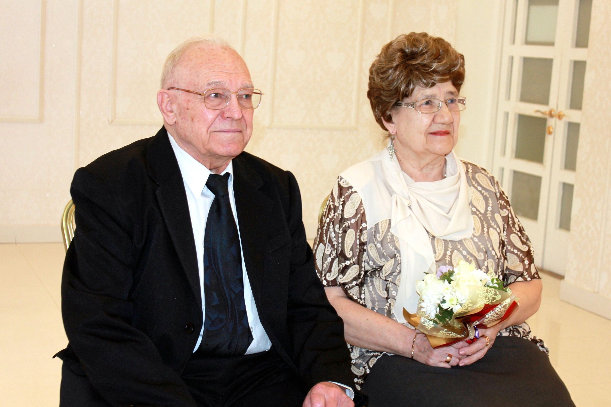 Семейная пара петрозаводчан отметила бриллиантовую свадьбу