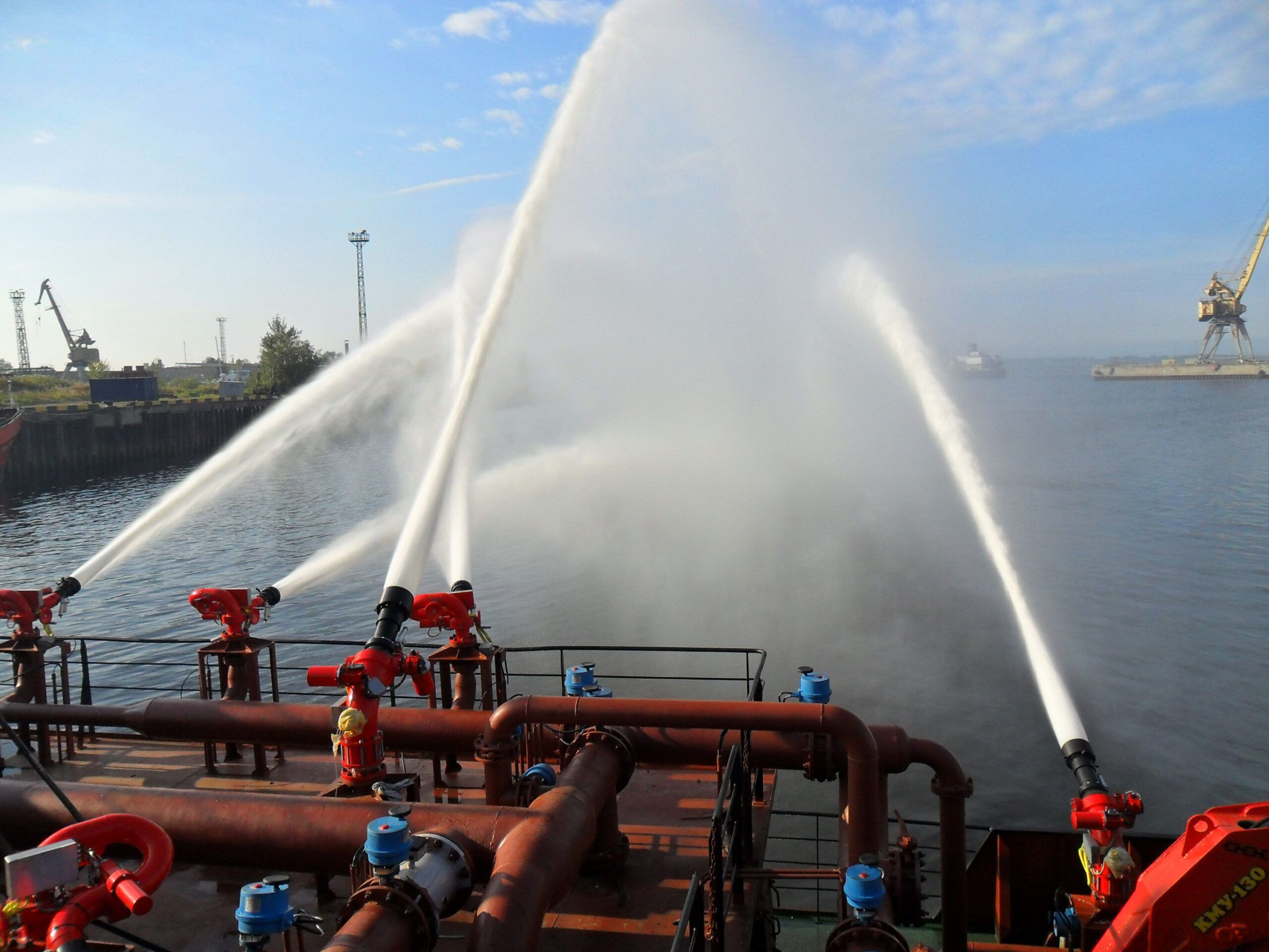 Бумага, пожарные роботы, крупы — карельские предприятия поставляют продукцию в Узбекистан