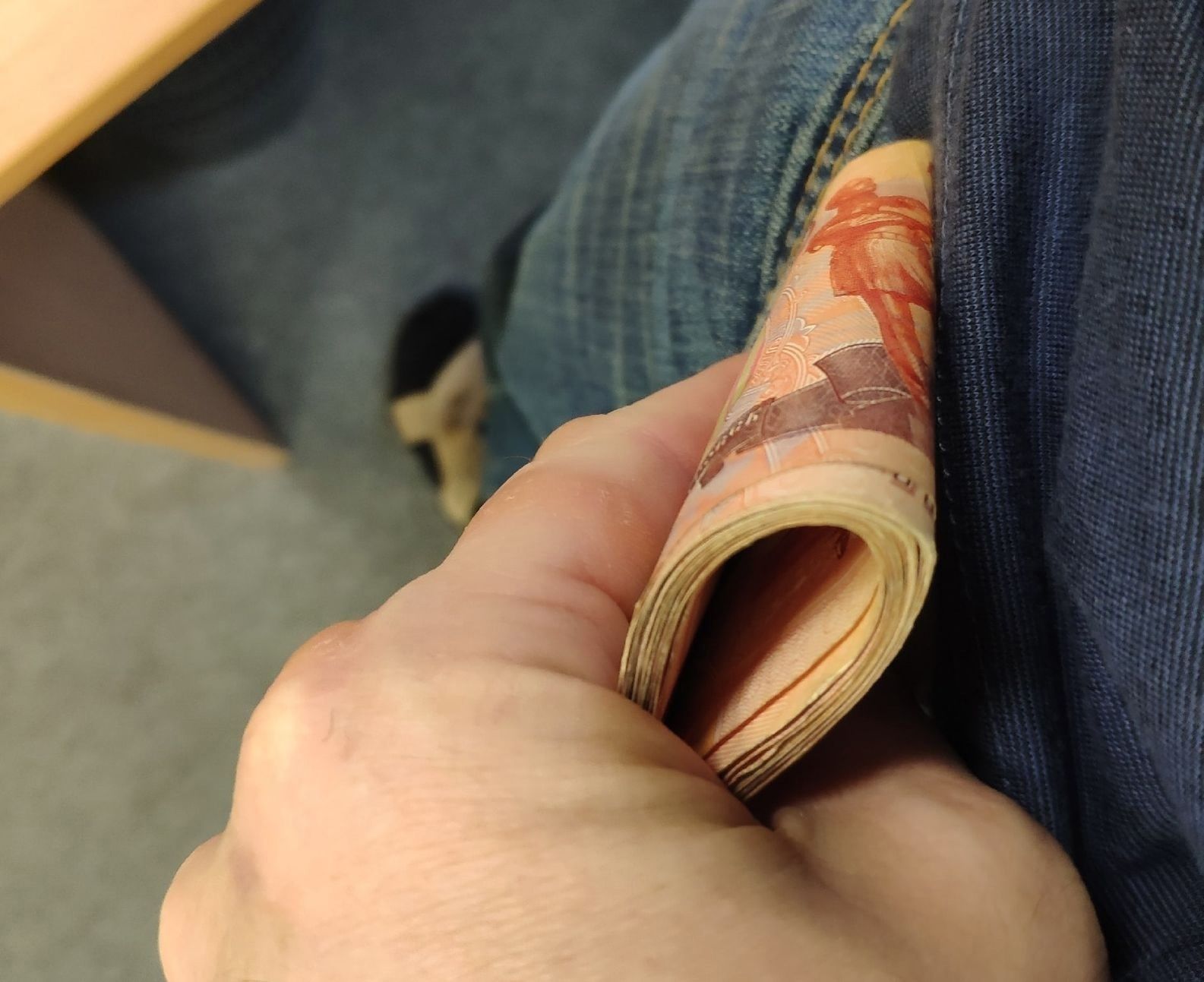 34-летнего москвича будут судить за взятку правоохранителю в Карелии