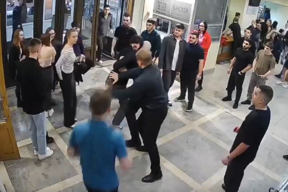 Задержанные за драку в клубе «Ели-Пели» молодые люди признали свою вину