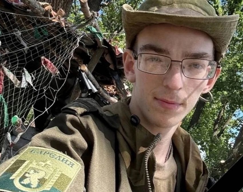 «Жизнь только началась»: в Карелии простятся с погибшим на СВО молодым бойцом Геннадием Рухлядко