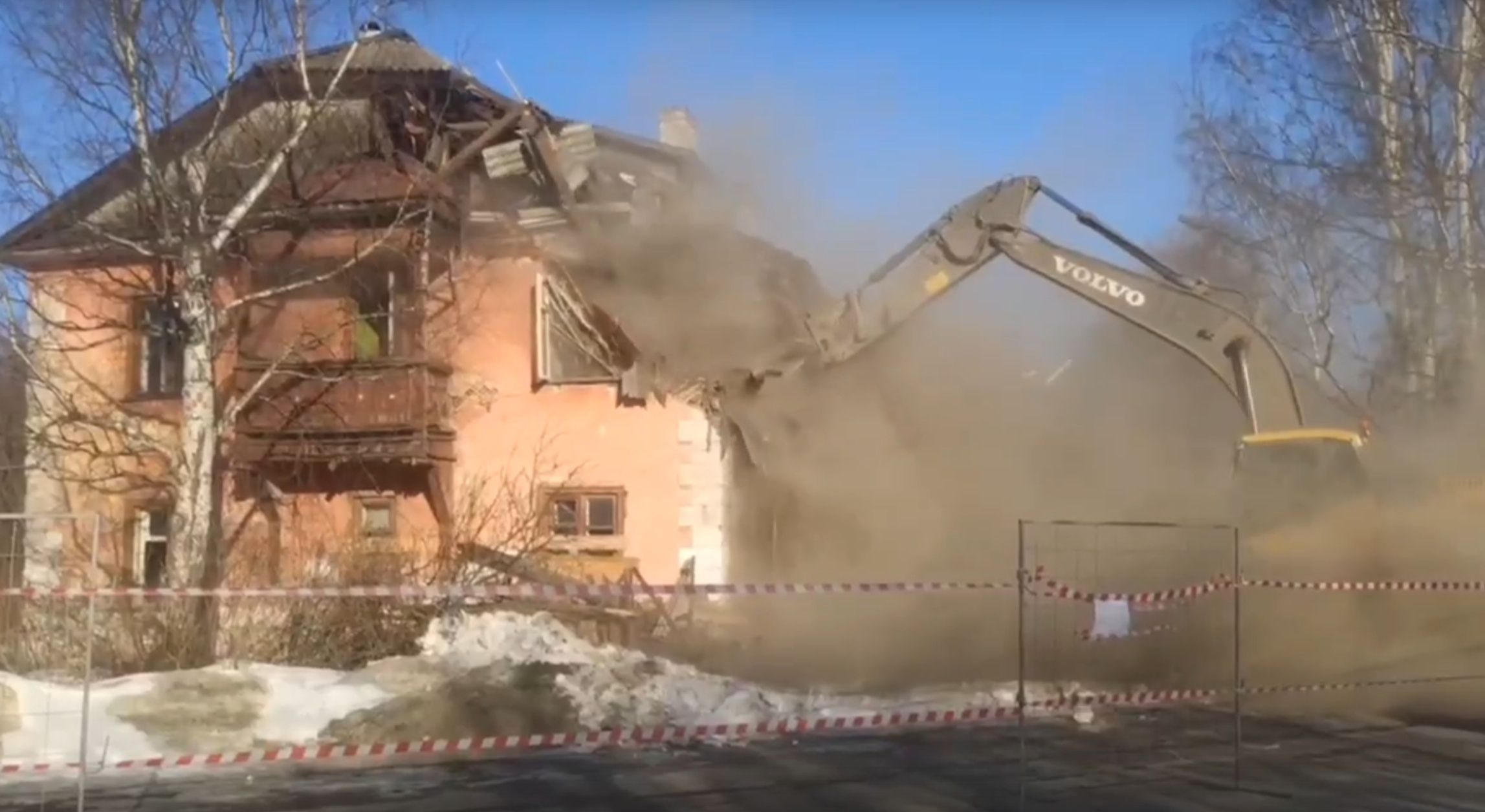 Начался снос аварийных домов в центре Петрозаводска