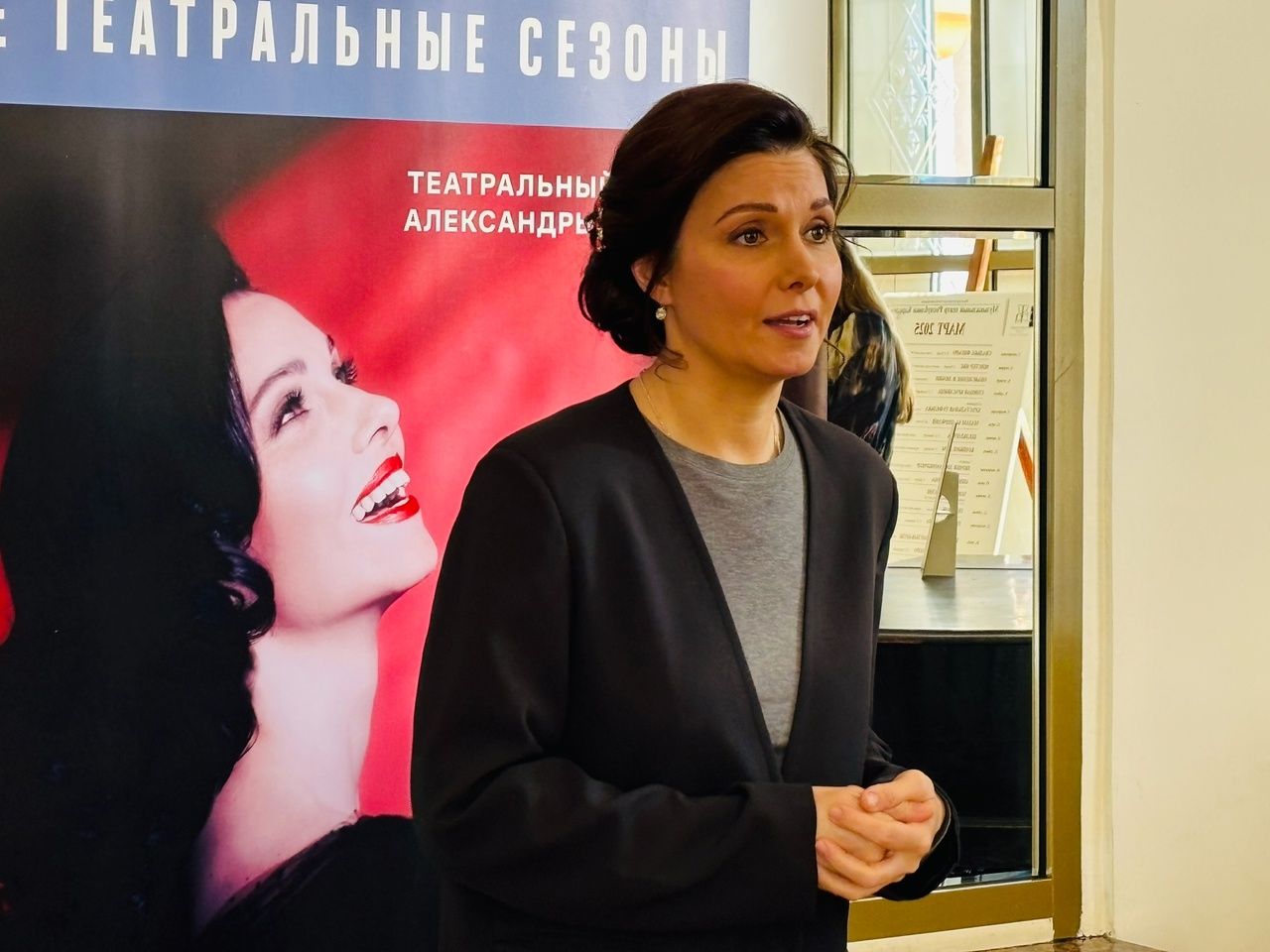 «Я не певица. Я драматическая актриса, которая поет». В Петрозаводске выступила Александра Урсуляк