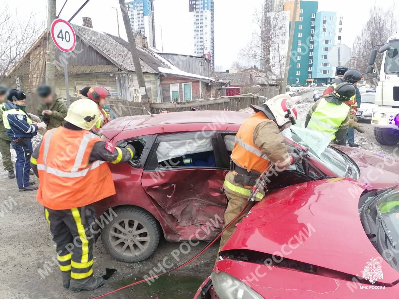 Три человека пострадали в жестком ДТП в Петрозаводске