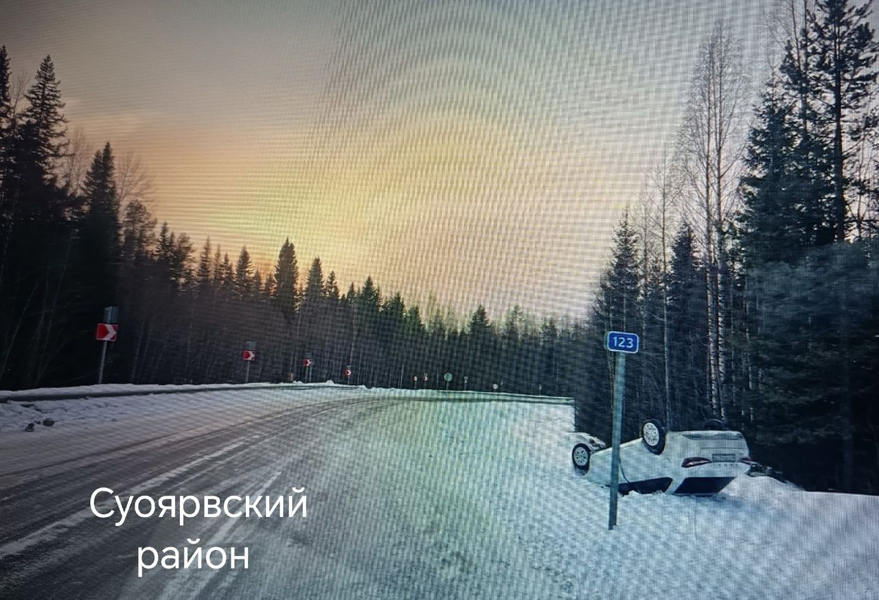 В Карелии устроивший ДТП водитель бросил пассажира и автомобиль