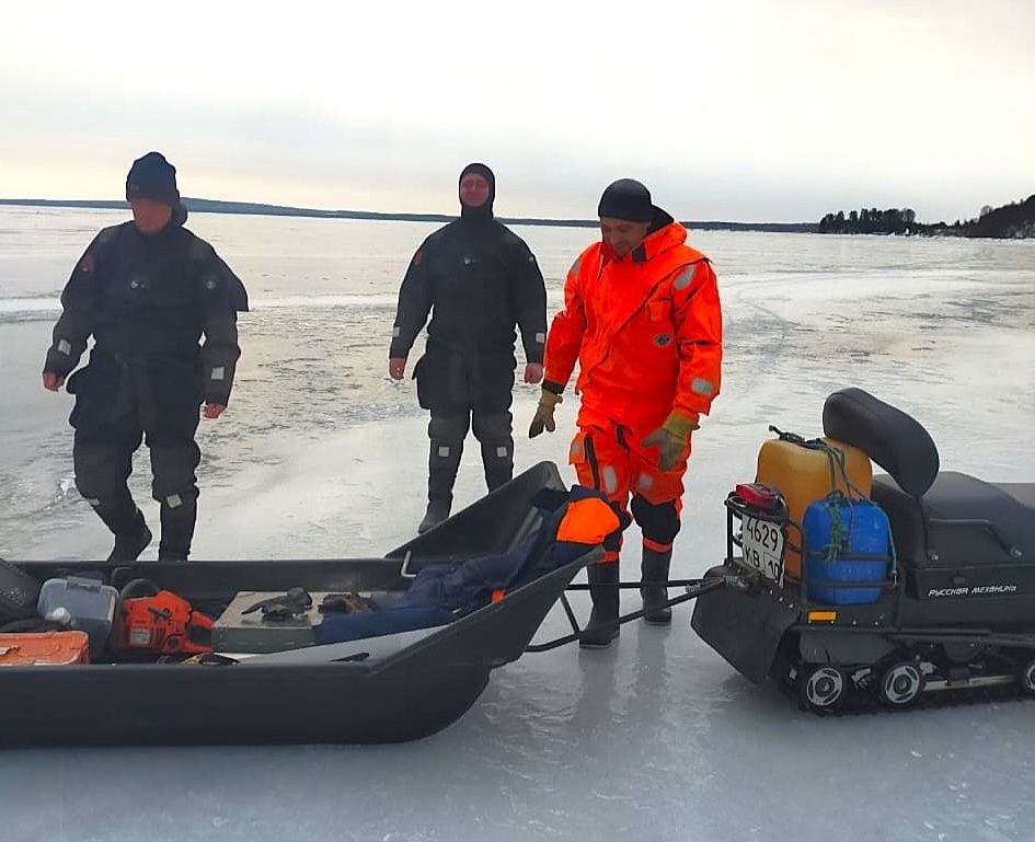 Пропавшего ранее на Онежском озере рыбака нашли мертвым