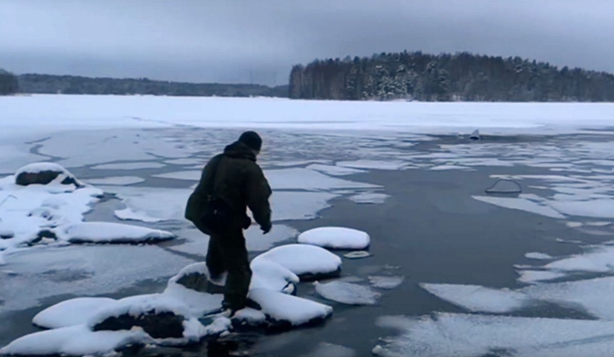 В Карелии будут судить организатора прогулки на снегоходах, во время которой семь человек провалились под лед
