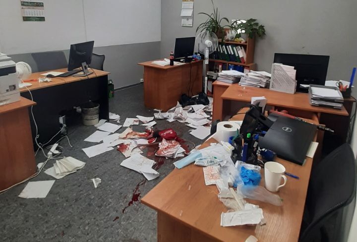 В Петрозаводске вынесен приговор мужчине, который убил бывшую жену в офисе В Петрозаводске вынесен приговор мужчине, который убил бывшую жену в офисе