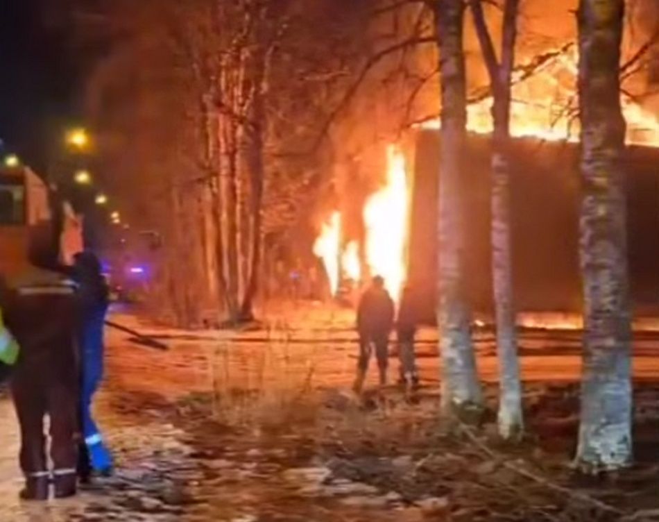 В городе Сортавала сгорел расселенный дом