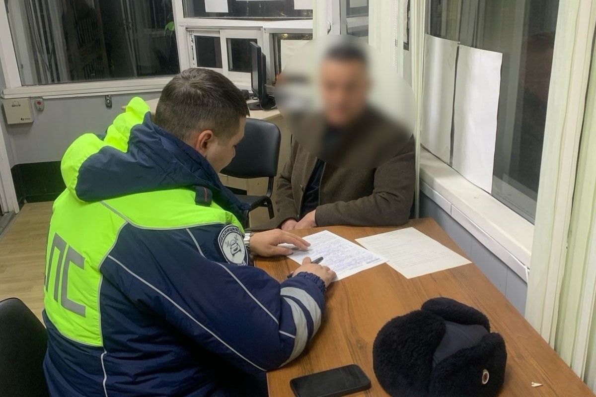 Установлена личность водителя автобуса, который чуть не сбил пешеходов в Петрозаводске