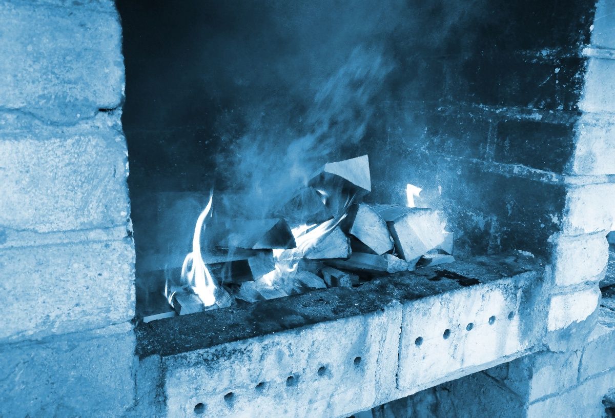 Жительница Карелии нанесла удары знакомому с помощью кочерги