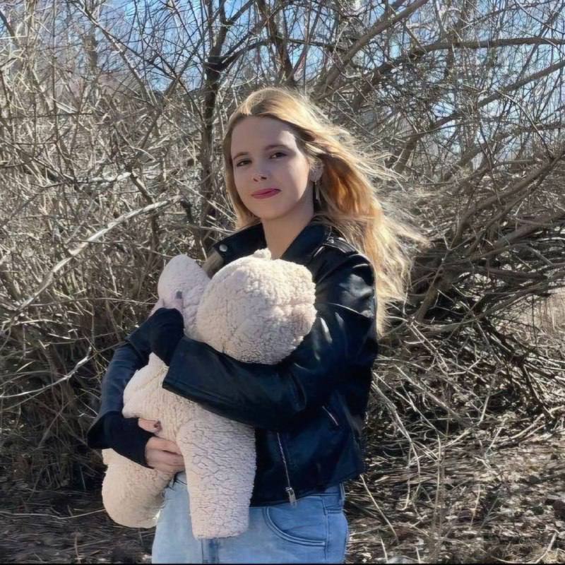 Артур Парфенчиков поздравил студентку с первенцем