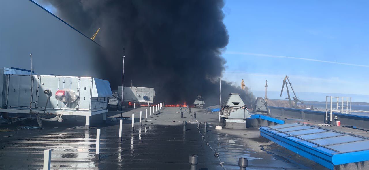 Двое пострадавших в пожаре на судостроительном заводе подключены к ИВЛ