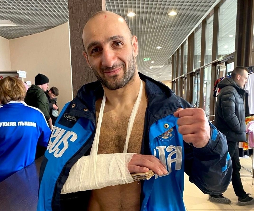 Самбист из Карелии с переломом руки выиграл финальный бой на всероссийских соревнованиях