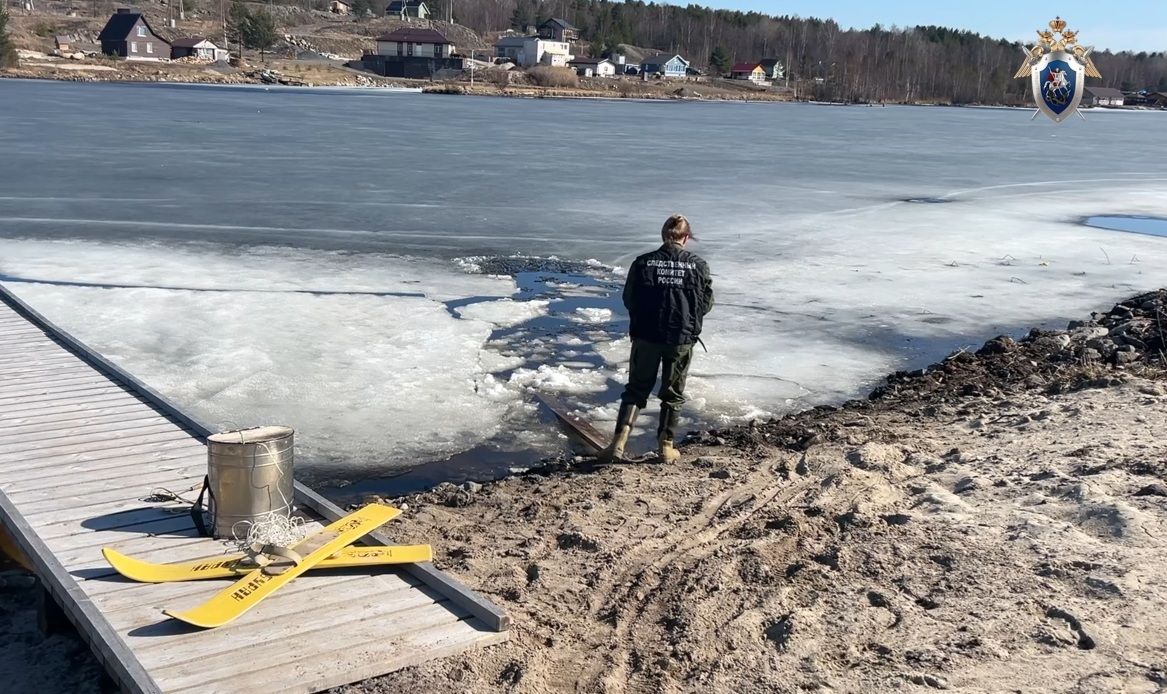 Рыбак провалился под лед в Кондопоге и утонул
