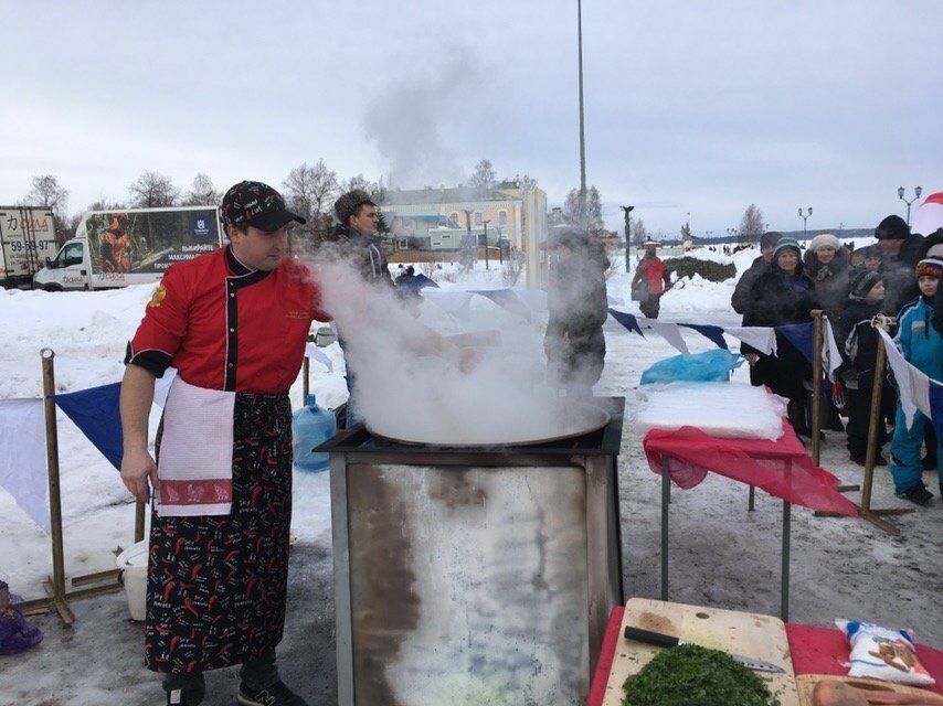 Карело-финская уха лохикейтто попала в тройку популярных у россиян рыбных супов