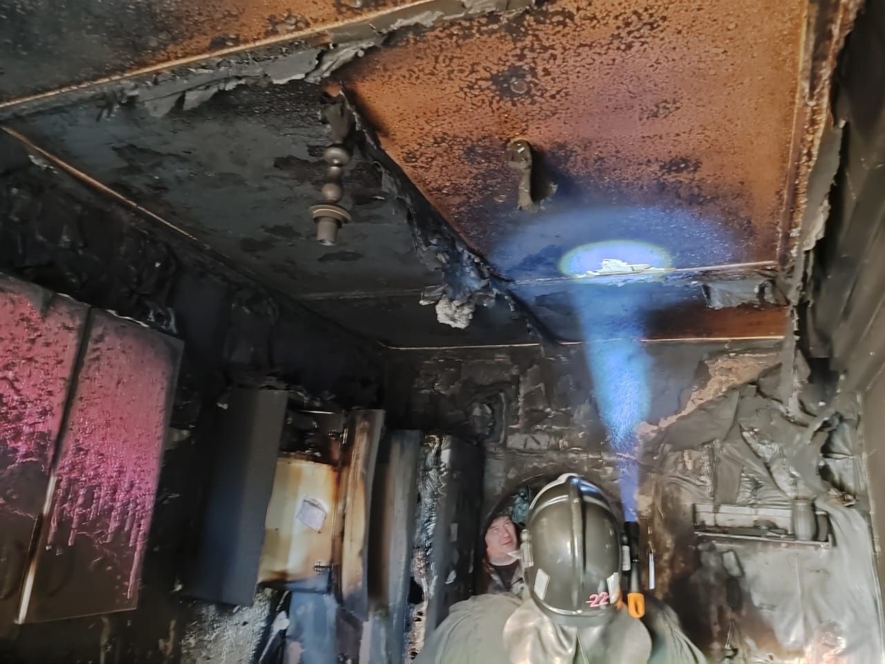 В Рабочеостровске сгорела квартира в деревянном доме