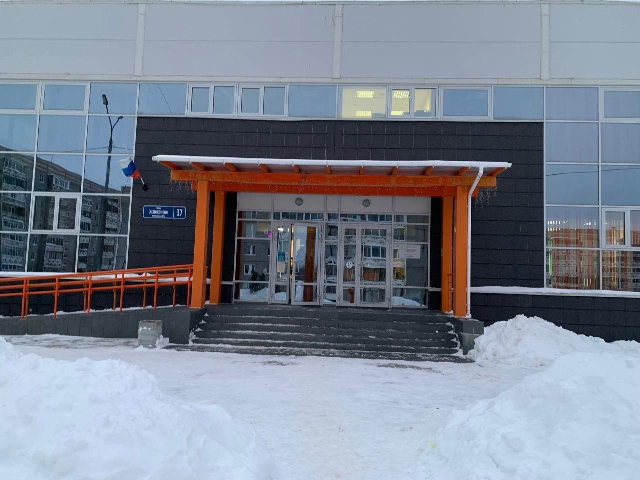 К бассейну «H2O» обустроят тротуары и освещение