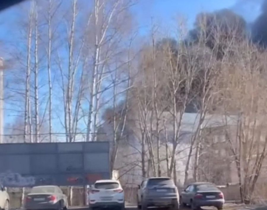 В Петрозаводске горит здание Онежского судостроительно-судоремонтного завода В Петрозаводске горит здание Онежского судостроительно-судоремонтного завода