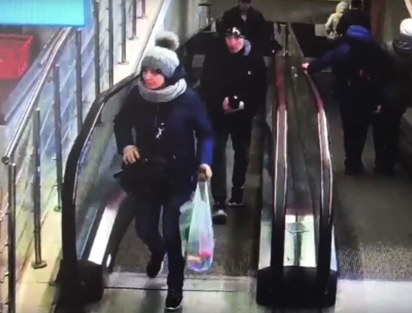 Полиция Петрозаводска разыскивает подозреваемых в совершении преступлений