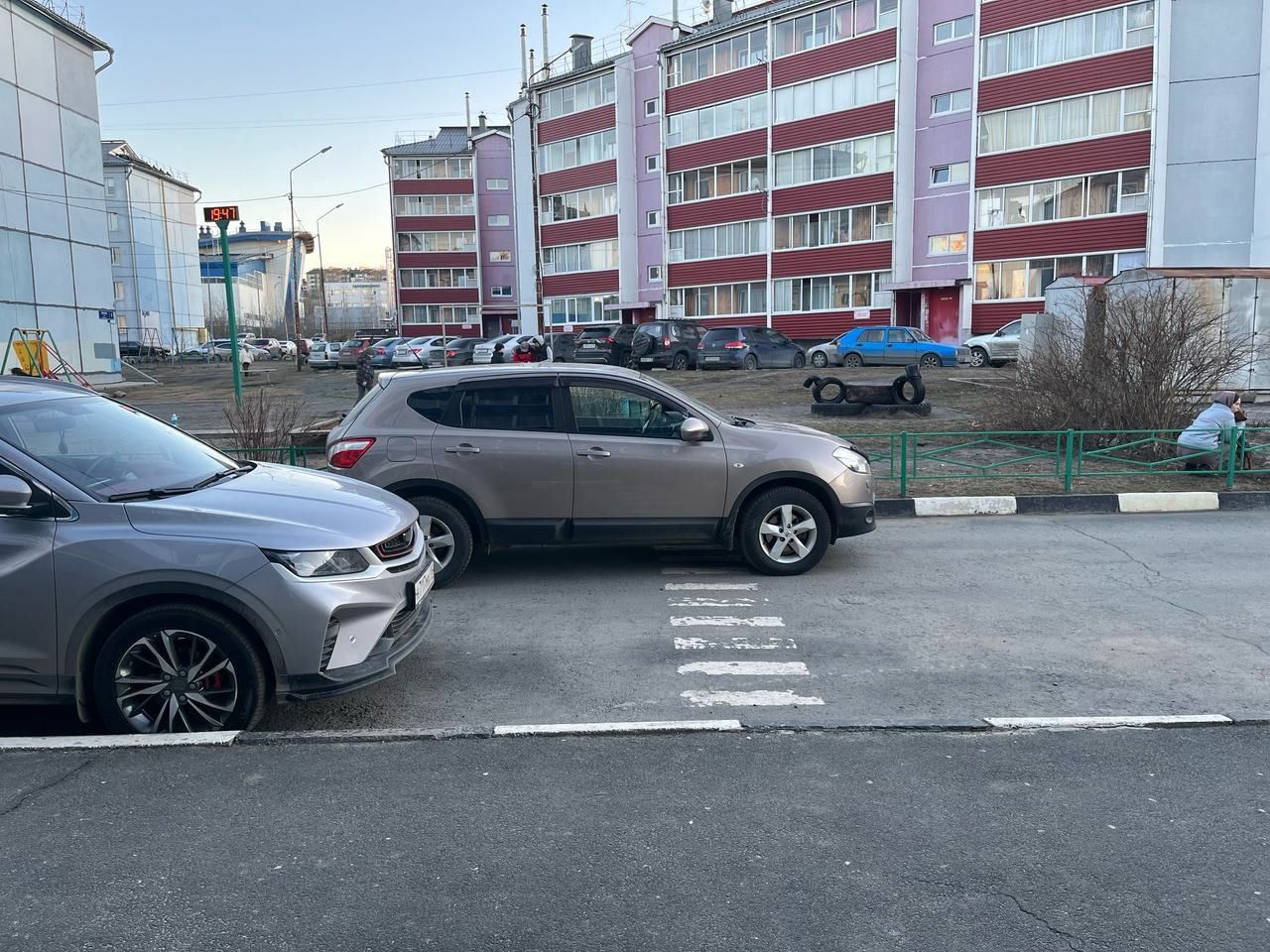 Первоклассник пострадал в ДТП во дворе дома в Петрозаводске