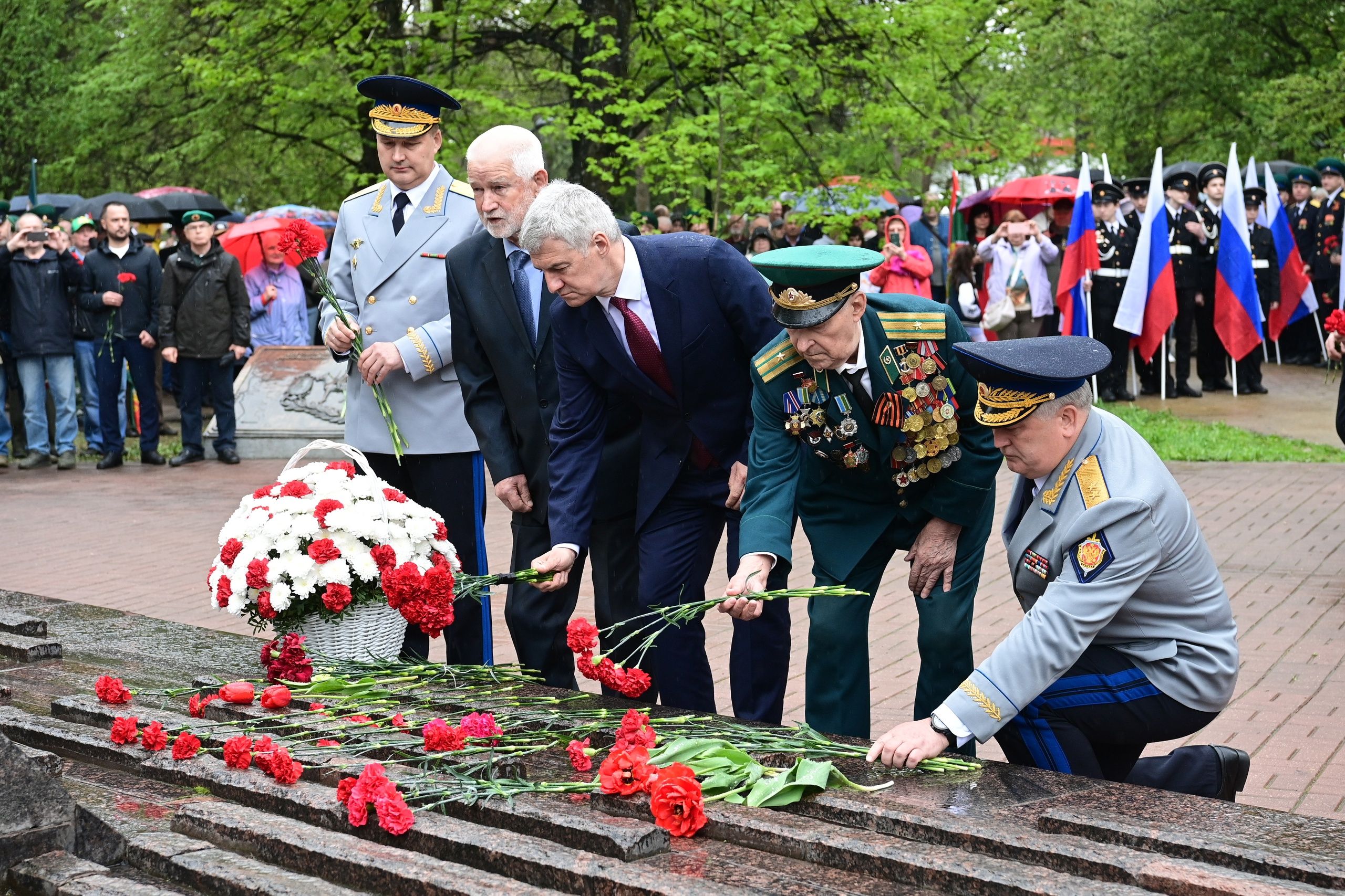 Глава Карелии поздравил военнослужащих и ветеранов пограничных войск с профессиональным праздником