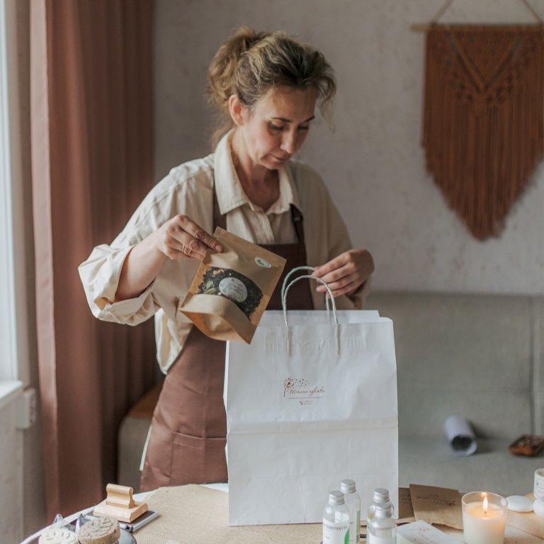 Костомукшанка создала бренд уютных аромасвечей