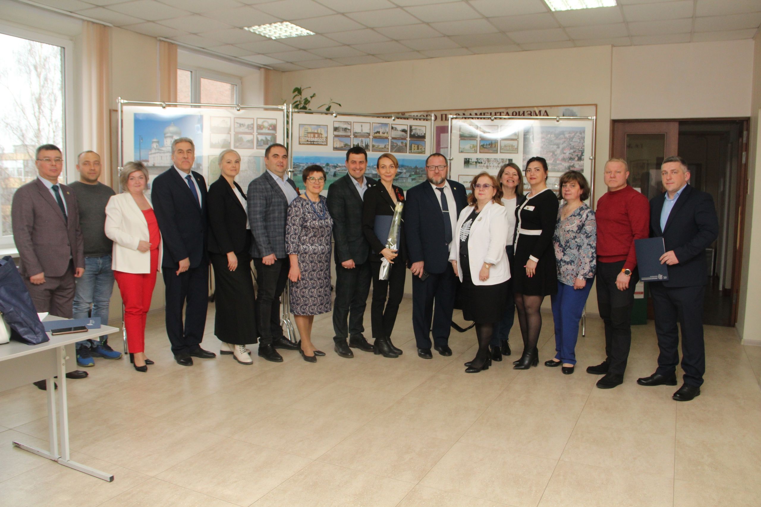 Надежда Дрейзис и Павел Петров получили награды Совета муниципалитетов