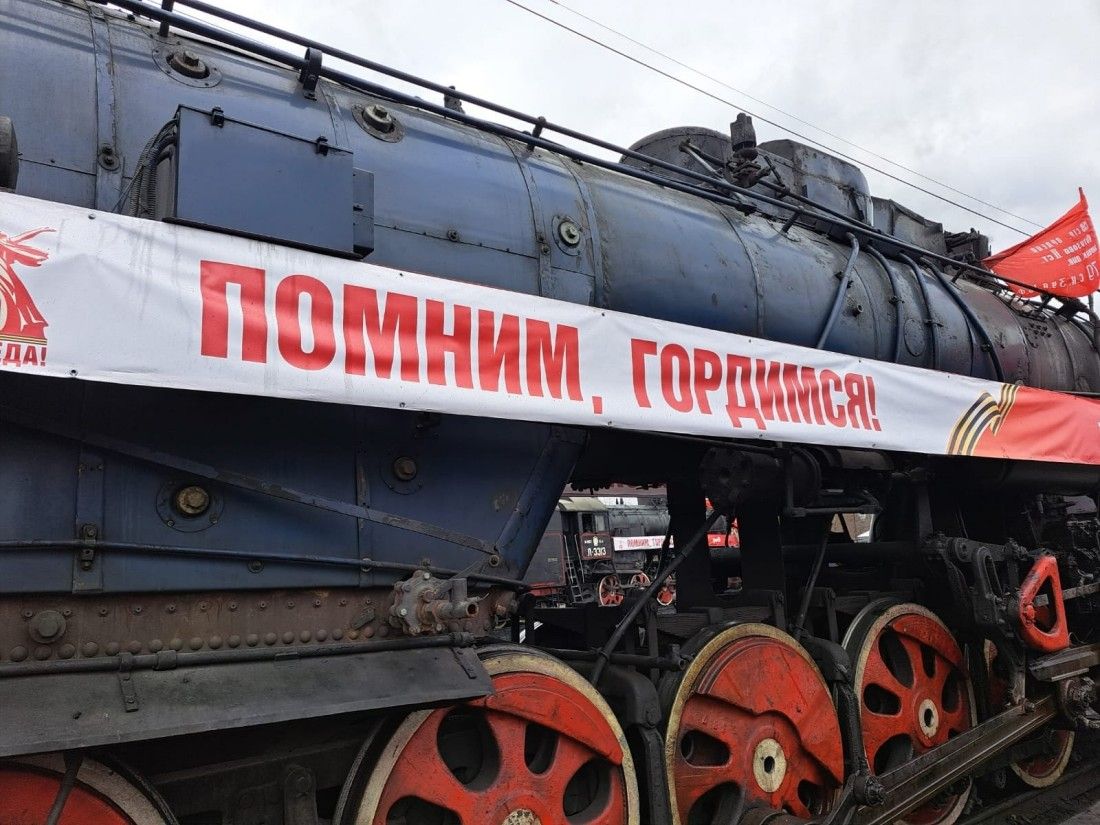 Детям из Сортавалы показали настоящий бронепоезд (фото)