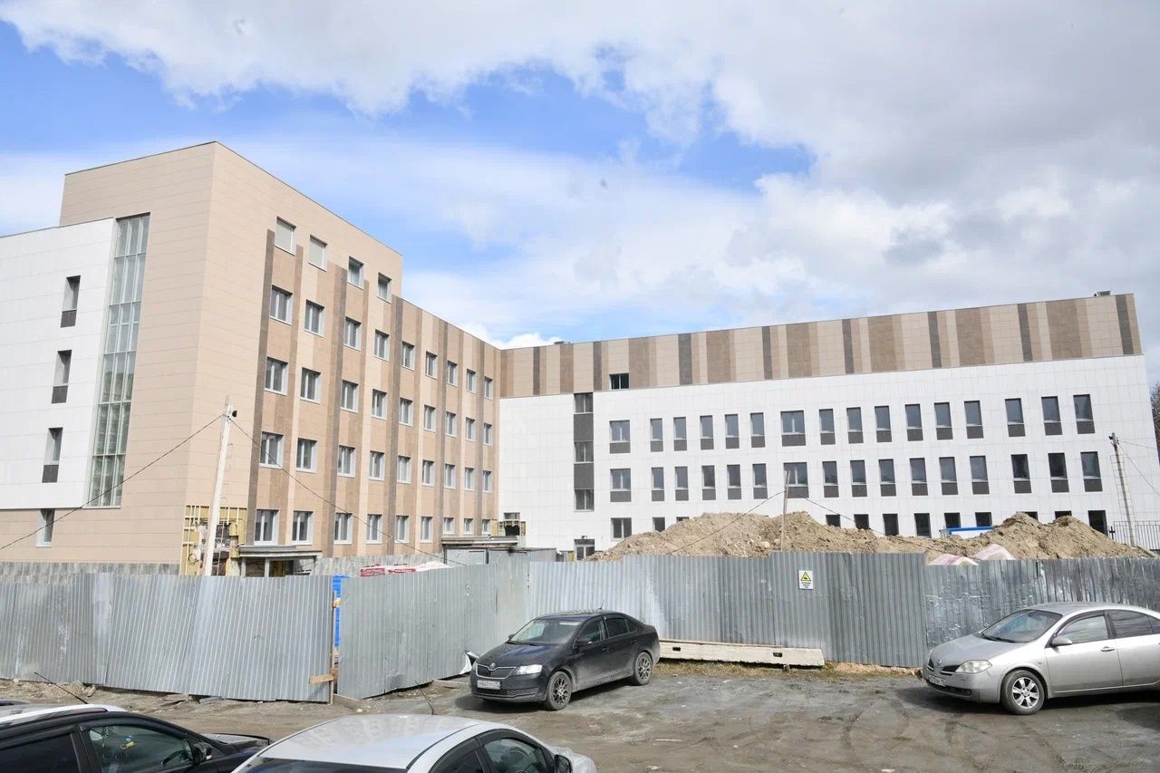 Новая поликлиника на Кукковке растет на глазах