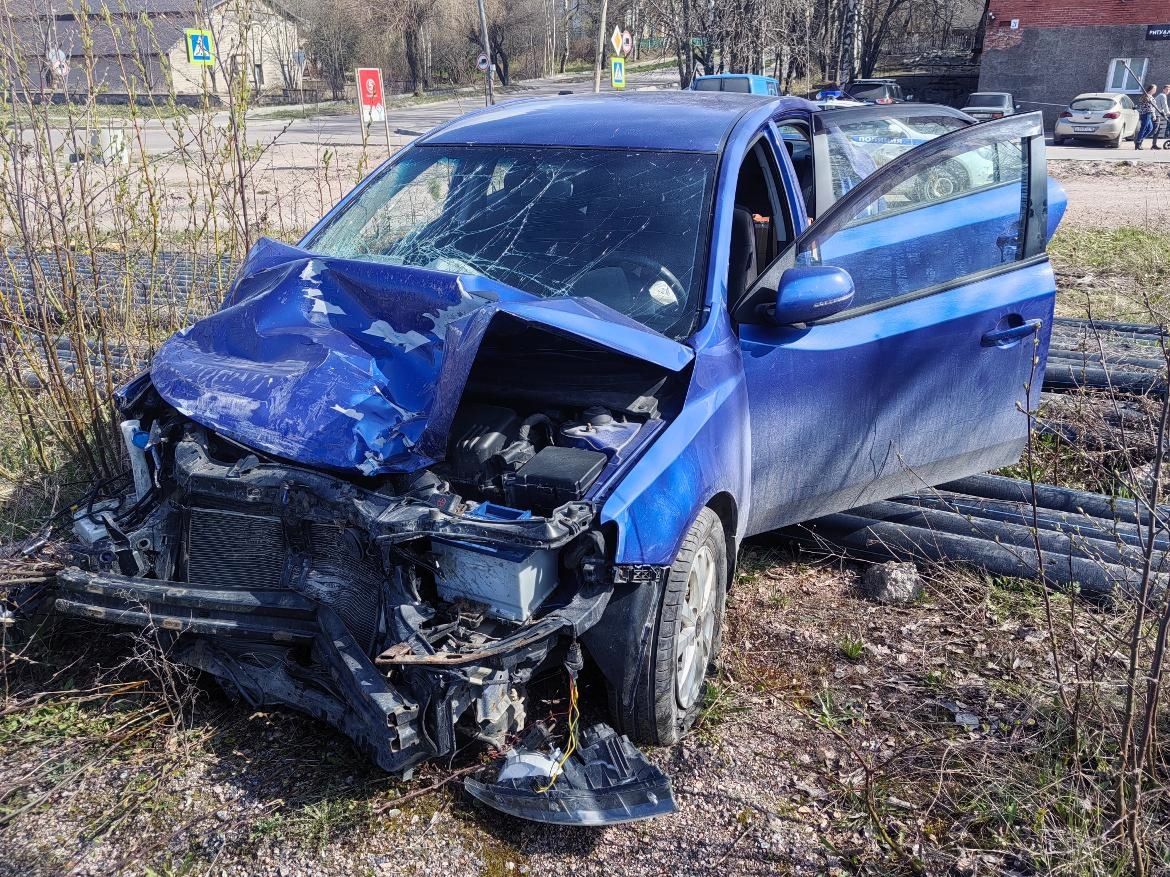 Две легковушки превратились в автохлам после ДТП в Карелии