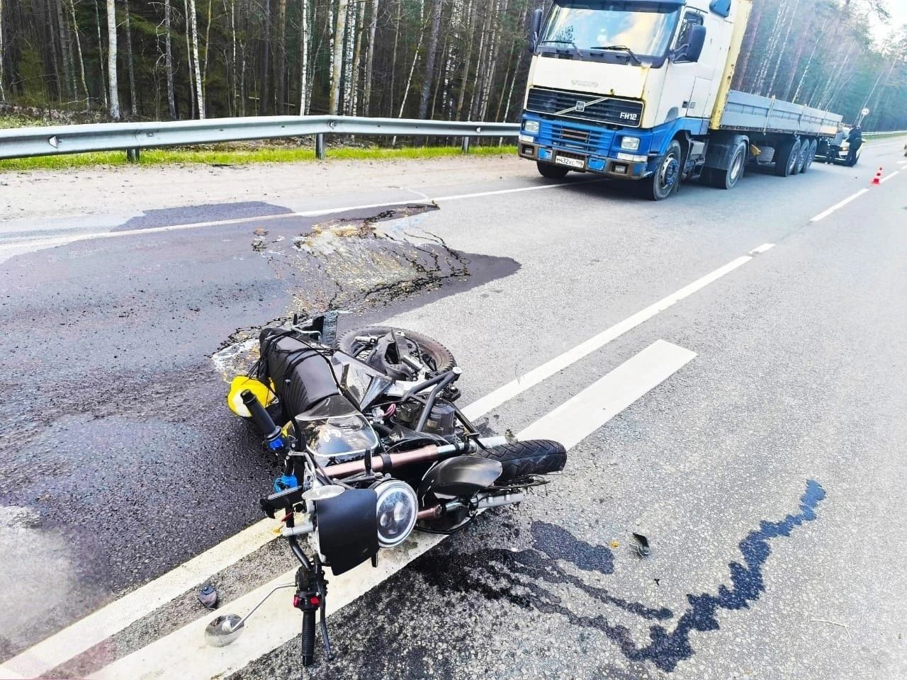 Авария с участием мотоцикла и фуры забрала жизнь человека