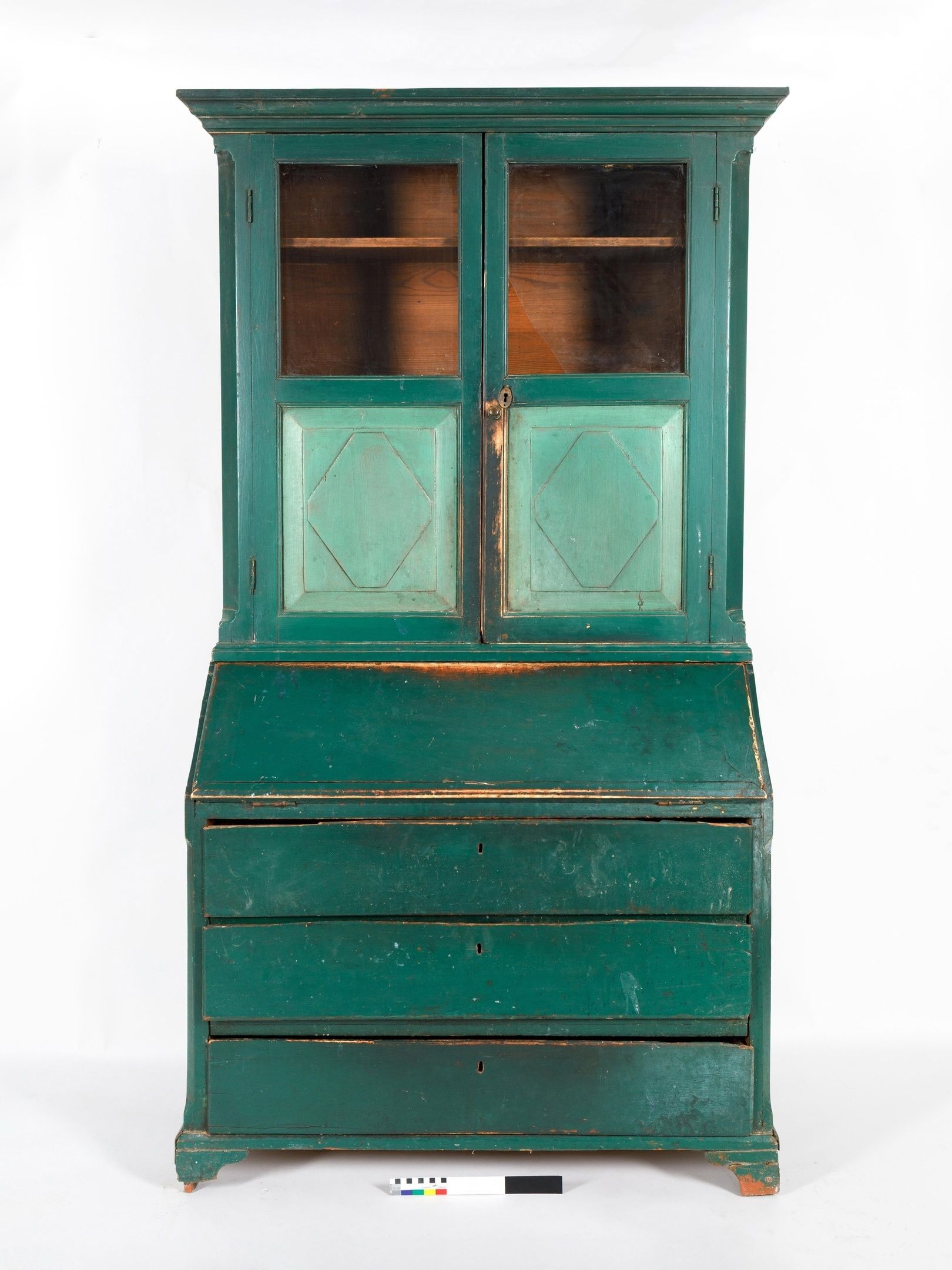 Музей «Кижи» пополнился уникальным буфетом из Заонежья